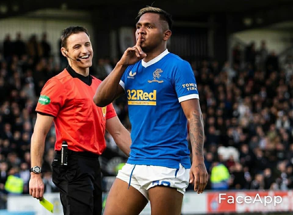 Great to see the ref enjoy Morelos's 100th goal🔴⚪🔵